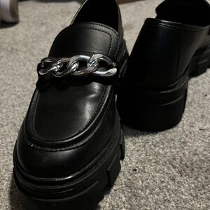Woman's shoes